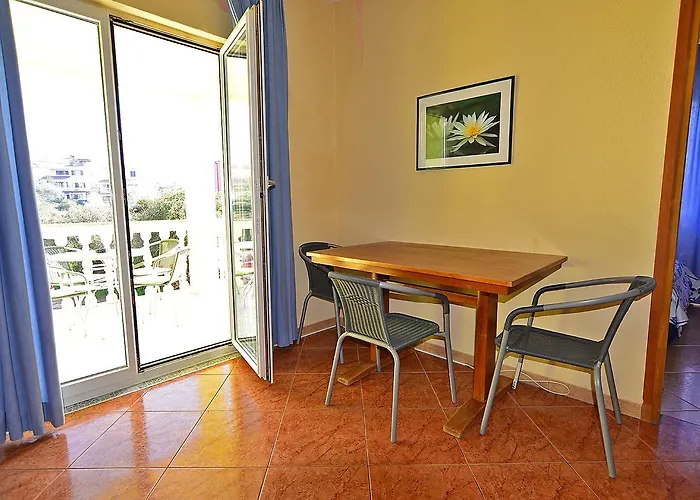 Milica 56 Apartman Póla